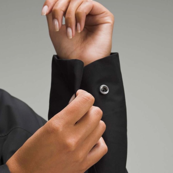 LULULEMON 3 - 1 INSULATED RAIN COAT NWT $498.00 RETAIL BLACK SZ 12 VERY OVERSIZE - Picture 10 of 14